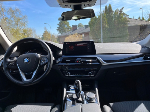 1026559-35 BMW 520d xDrive Touring - 2020