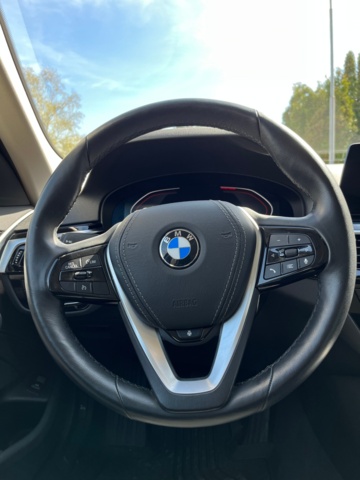 1026559-43 BMW 520d xDrive Touring - 2020