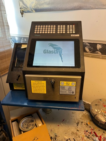 1026654-16 Paint box including paint system and wheel wash