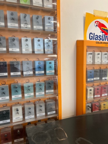 1026654-5 Paint box including paint system and wheel wash