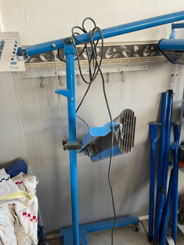 1026654-28 Paint box including paint system and wheel wash