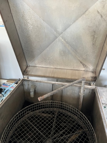 1026654-44 Paint box including paint system and wheel wash