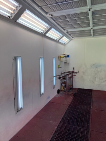 1026654-13 Paint box including paint system and wheel wash