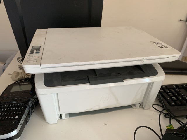 992917-3 Document shredder, label printer, computer screen, etc