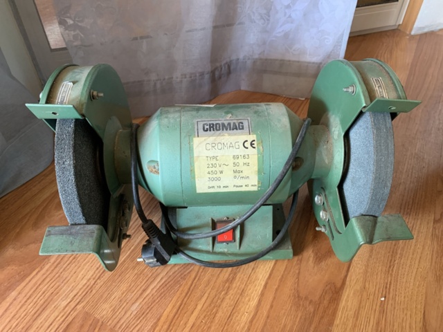 992922-1 Bench grinder Cromag 69163