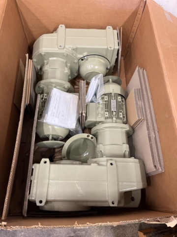 1012904-1 2 pcs New SIEMENS ATEX Flat gear motors FDAZ109-K2-1MA7106-4BA14-Z