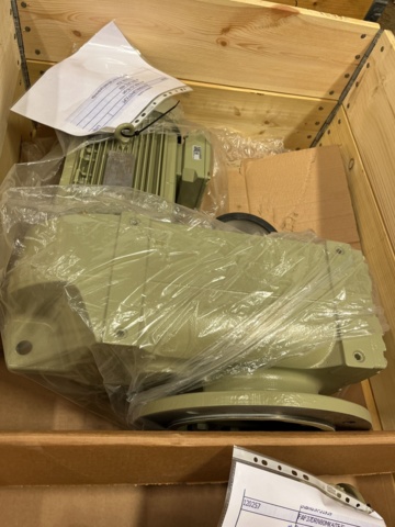 1012905-1 SEW Flat gear motor FAF87DRN112M4/TG/C/PT