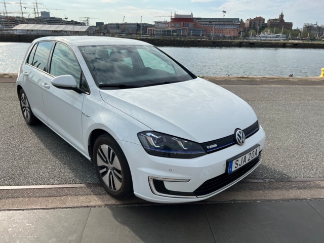 704137-8 Volkswagen e-Golf 24.2 kWh - 2015