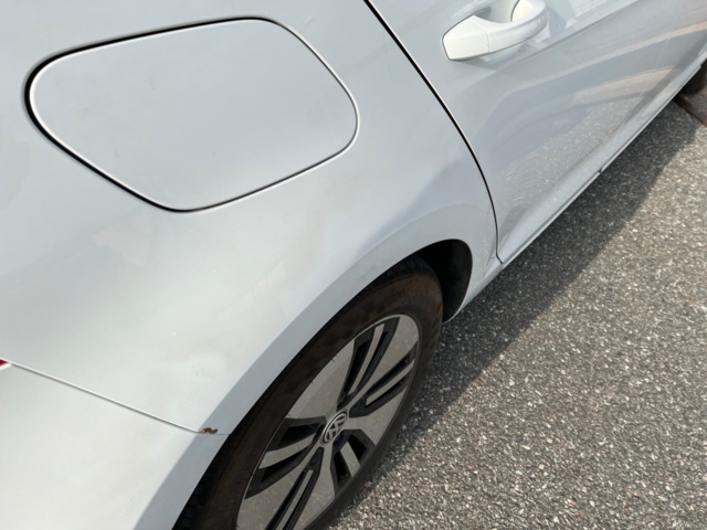 704137-14 Volkswagen e-Golf 24.2 kWh - 2015