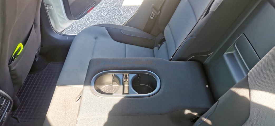 704137-18 Volkswagen e-Golf 24.2 kWh - 2015