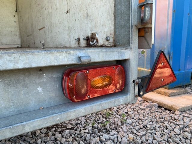 1027881-10 Cover trailer Thule 1000kg