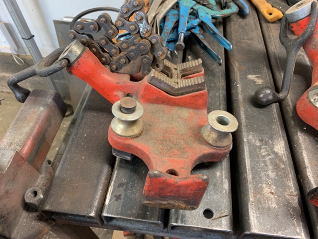 1027909-6 Welding bench with accessories