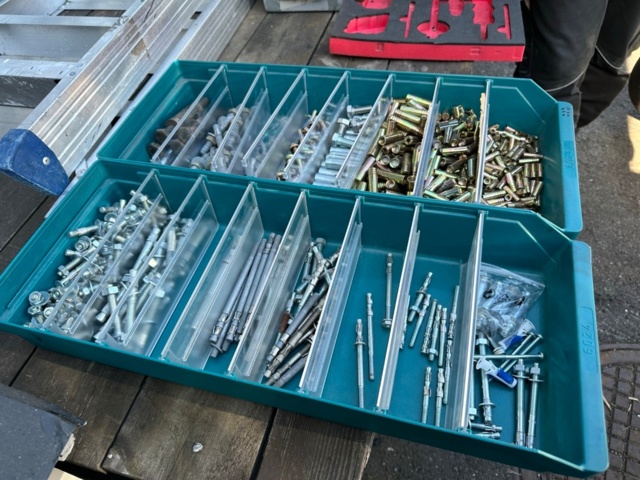 991501-2 Assortment expander bolt