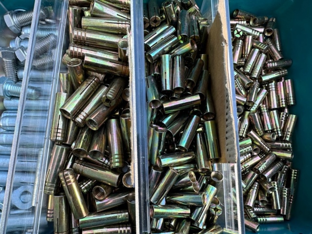 991501-4 Assortment expander bolt