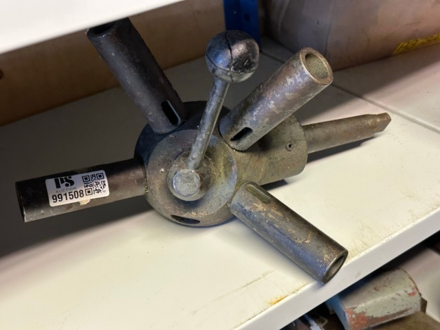 991508-1 Turret head for turning. Bracket MK 4. The tool holders are MK 3