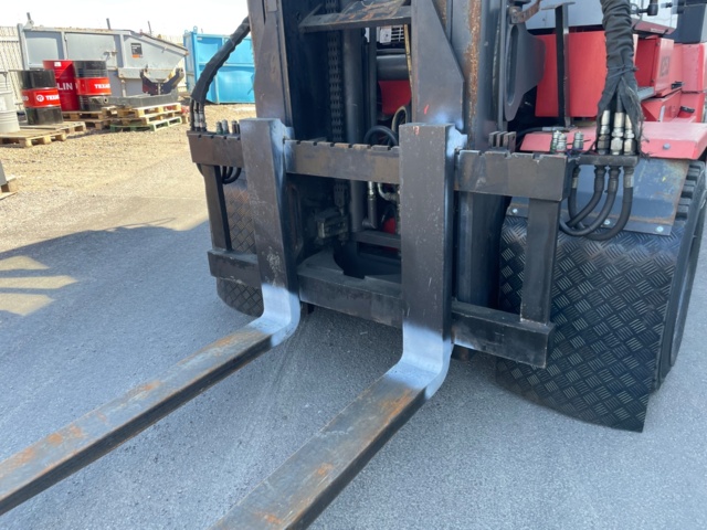 1007636-14 Counterweight truck Kalmar DCD 80-6H Freelift, - 2002