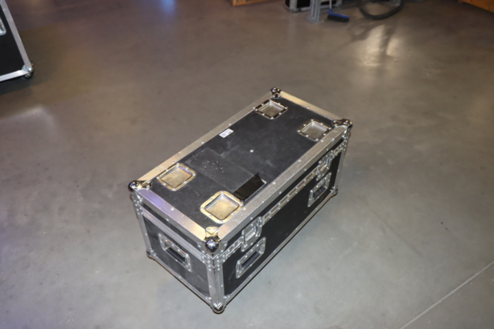 931382-3 8 x LED flood light, Colorkin, CB12 kit