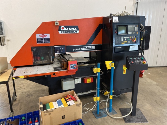 1024560-1 Punching machine Amada Aries 222