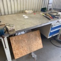 1024052-5 Work bench with extraction hose and vise
