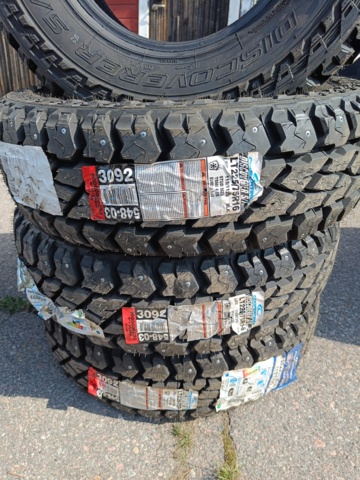 929128-2 Winter tires Cooper Discoverer S/T MAXX LT225/75R16 -NEW