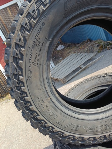 929128-6 Winter tires Cooper Discoverer S/T MAXX LT225/75R16 -NEW