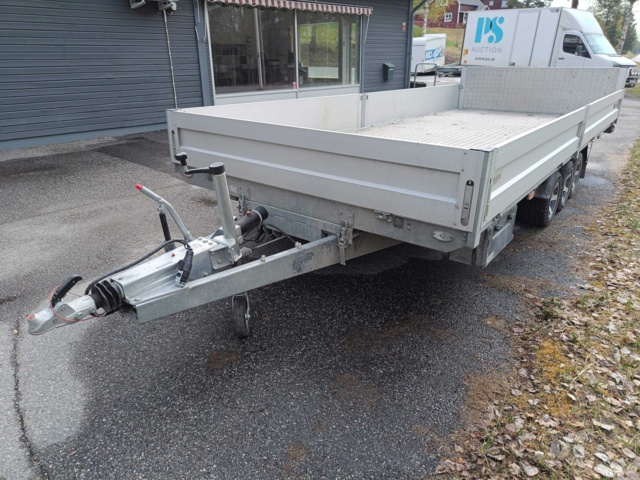 888371-8 Rejält 3-axligt släpvagn Westbay /  Adam 15 Agados 2500kg - 2020