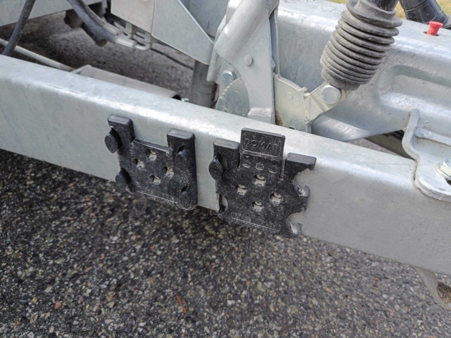 888371-13 Rejält 3-axligt släpvagn Westbay /  Adam 15 Agados 2500kg - 2020