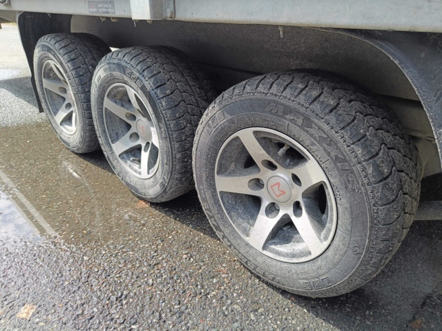 888371-14 Rejält 3-axligt släpvagn Westbay /  Adam 15 Agados 2500kg - 2020