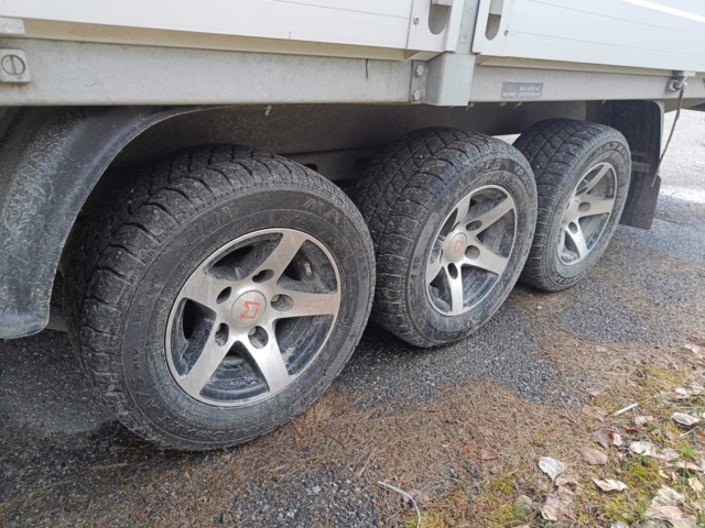 888371-15 Rejält 3-axligt släpvagn Westbay /  Adam 15 Agados 2500kg - 2020