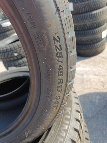 929129-5 Winter tires Kumho WinterCraft Ice 225/45R17 - New