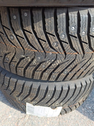 929129-8 Winter tires Kumho WinterCraft Ice 225/45R17 - New