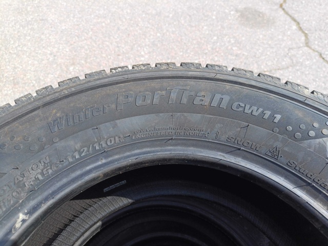 929135-4 Winter tires Kumho Winter PorTran CW11 225/70R15C - New