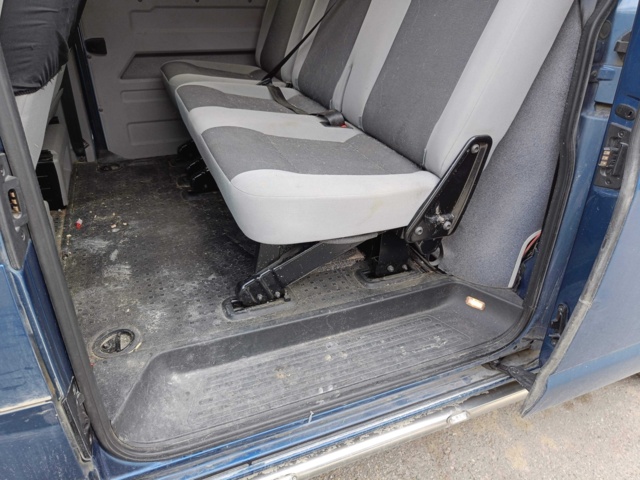 888375-36 Volkswagen Transporter Kombi T32 2.0 TDI 4Motion - 2014