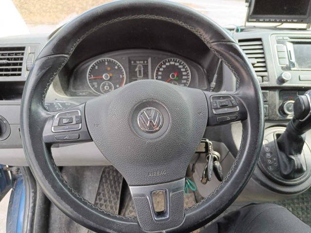 888375-60 Volkswagen Transporter Kombi T32 2.0 TDI 4Motion - 2014