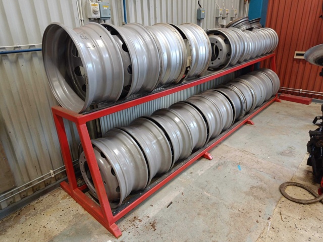 Rim rack containing rims - PS Auction - We value the future - Largest ...