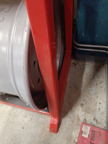 929146-5 Rim rack containing rims