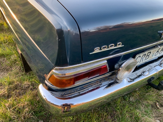 1028891-24 Mercedes-Benz 200 D - 1967