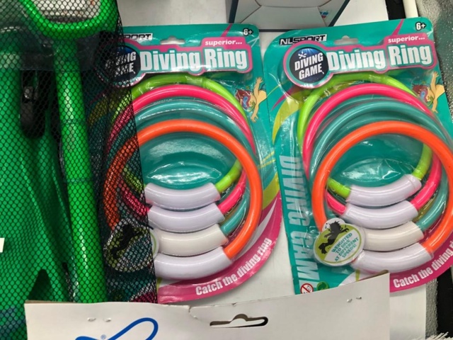 1029018-3 Assortment of pool and bath accessories - Shipping included (192)