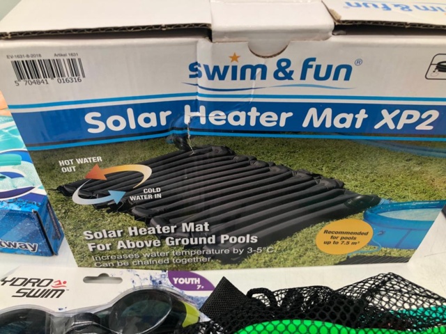 1029018-8 Assortment of pool and bath accessories - Shipping included (192)