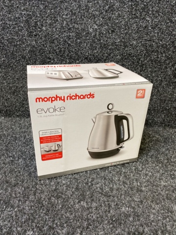 1026763-5 1 sandwich grill Camry CR 3018 & 1 Kettle Morphy Richards 1.5L