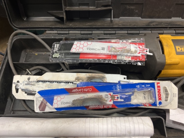 1024081-2 Tiger saw DeWalt DW304PK-qs