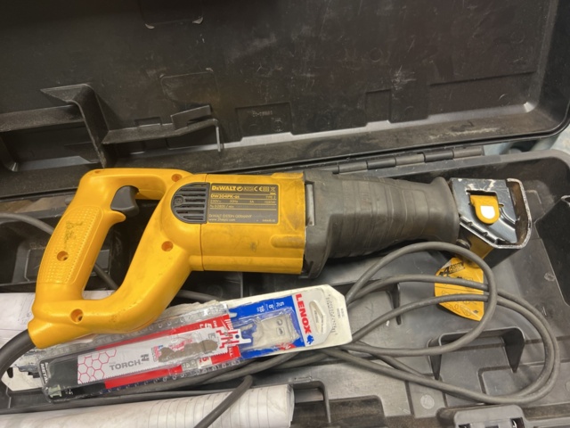 1024081-3 Tiger saw DeWalt DW304PK-qs