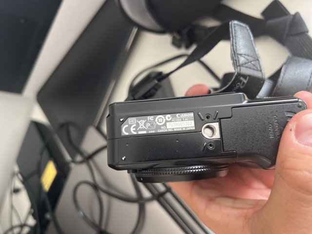 1022725-3 Camera Canon. G10