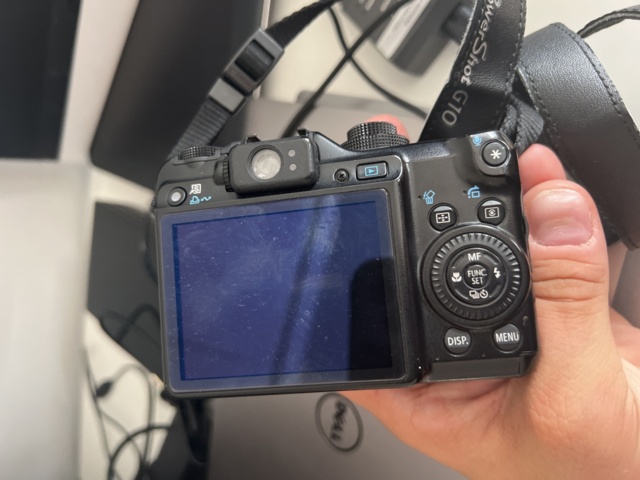 1022725-4 Camera Canon. G10