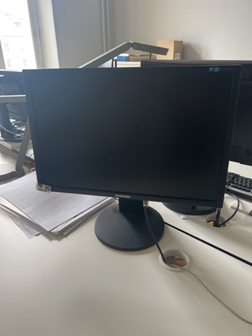 1022734-1 Monitors, 2 Samsung SyncMaster 2443