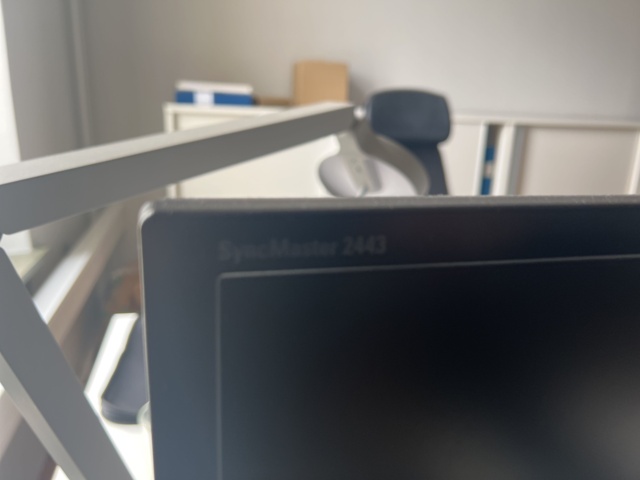 1022734-4 Monitors, 2 Samsung SyncMaster 2443