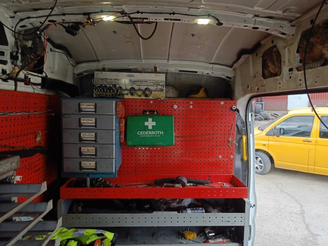 929157-75 Ford Transit 350 2.2 TDCi AWD -2015 *UPDATED*