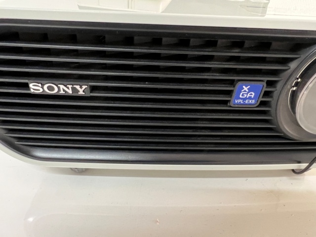 732992-7 Projector Sony VPL-EX50