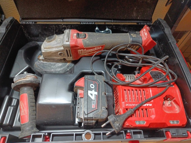 929159-3 Jigsaw & Angle Grinder Milwaukee