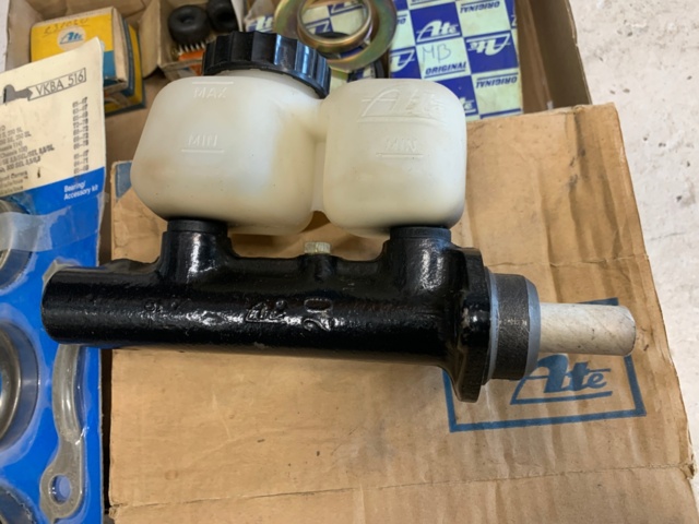 1028891-110 Mercedes-Benz 200 D - 1967